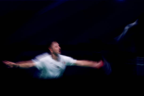 网购羽毛球拍避坑指南:真假对比一目了然