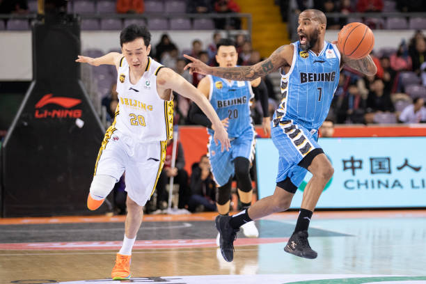 回顾德里克·琼斯夺冠之路:扣篮大赛的经典瞬间