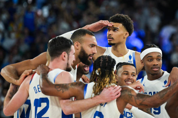 NBA总决赛第六场完整回放:湖人时隔十年再登顶