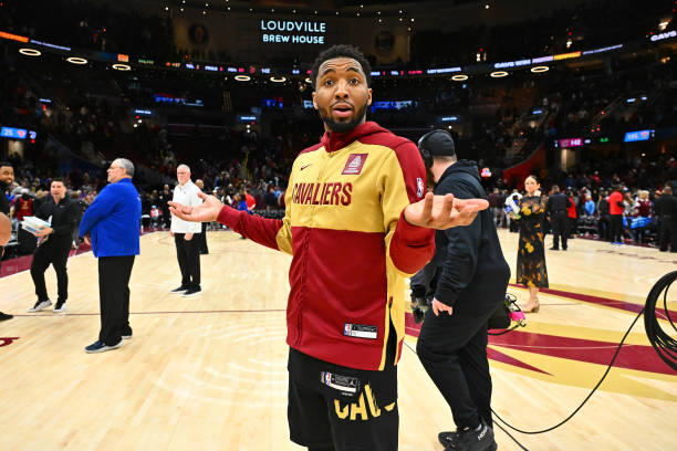 FIBA官方规则：暂停请求必须在死球时提出吗？