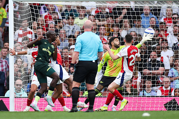 欧冠比赛时长解析:一场球赛到底踢多久?