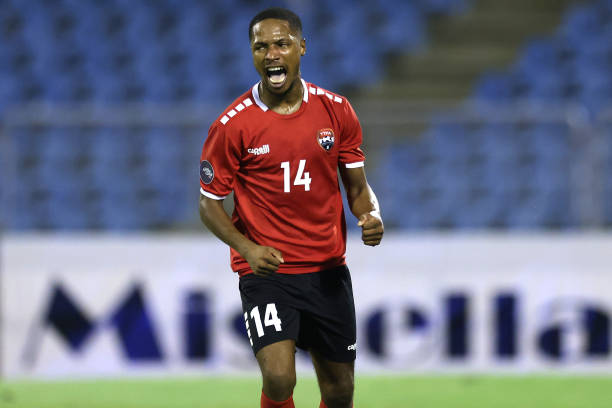 马特乌斯的位置争议:左路进攻还是右路防守?