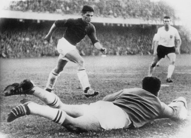 当梅西转身：进球后那抹熟悉的背影