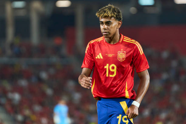 足球探网深度解析:球员表现与比赛数据统计