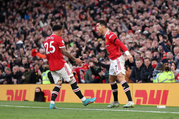 C罗职业生涯巅峰期年薪曝光!他究竟拿过多少个冠军?