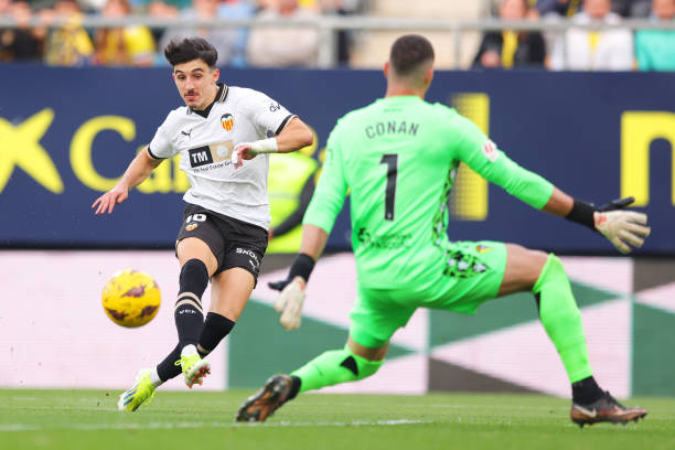 从健壮到臃肿:马拉多纳身材变迁的启示