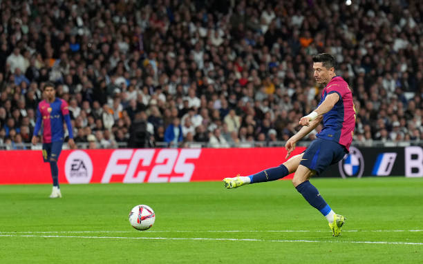 特点：聚焦比赛中的争议话题，引发讨论