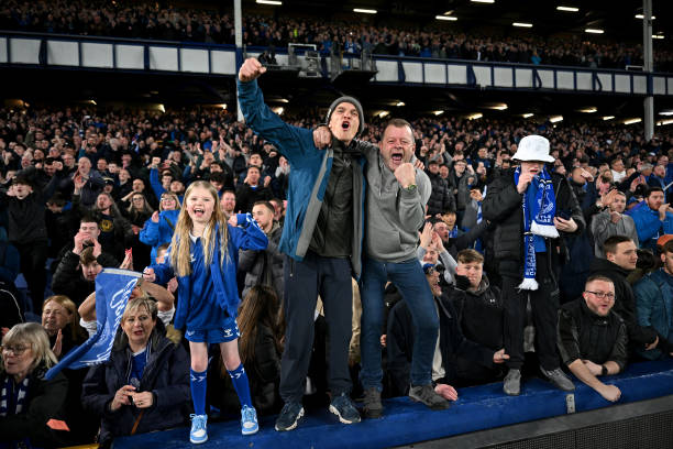 红牌罚下后,球员下一场还能上场吗?规则详解