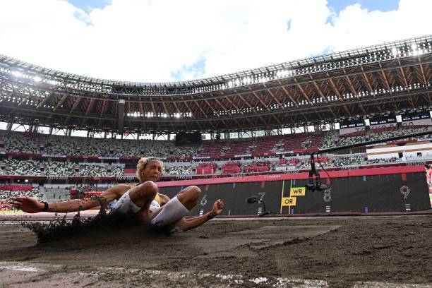 跳远动作分解：从准备到落地的完整流程
