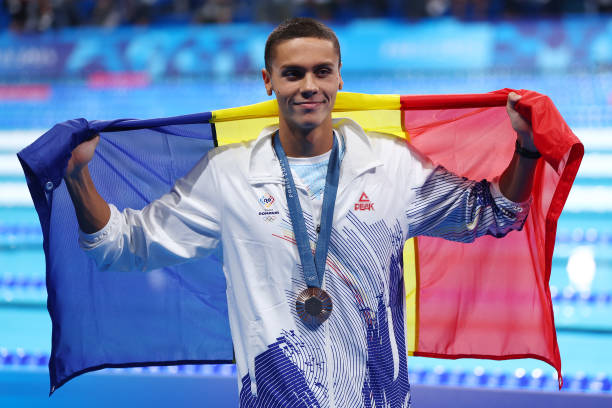 游泳的利与弊:十大健康益处与注意事项