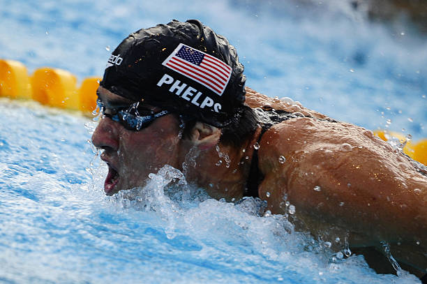 游泳池设计手绘效果图:风格与功能的完美结合