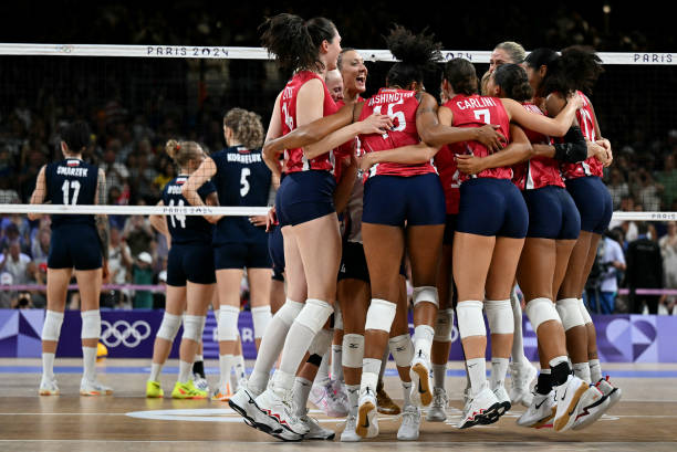 排球救球技巧:掌握鱼跃救球的正确姿势