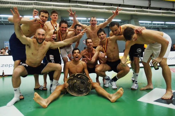 排球垫球技术口诀与应用:实战技巧分享