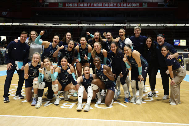 了解排球比赛:每队参赛人数规定