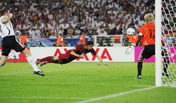 2002年韩日世界杯：黑哨、争议与东道主的惊人表现