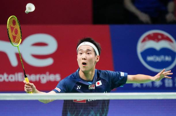 羽毛球单打与双打打法区别，哪种更适合你？