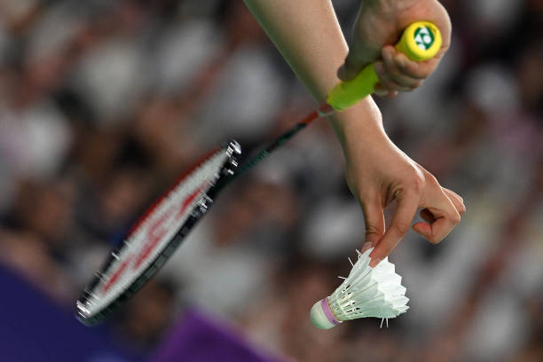 羽毛球吊网前球：手腕发力与落点控制的秘诀