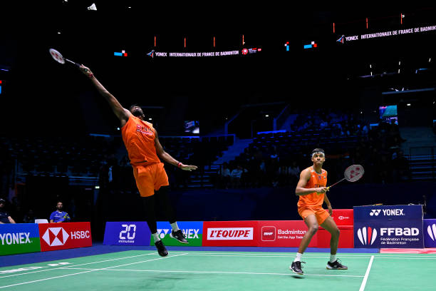 左单右双发球规则解析：羽毛球比赛中的关键站位