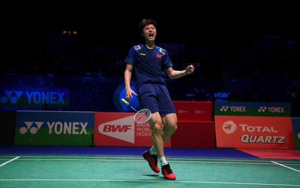 100多的羽毛球拍换线后，手感真的会变好吗？