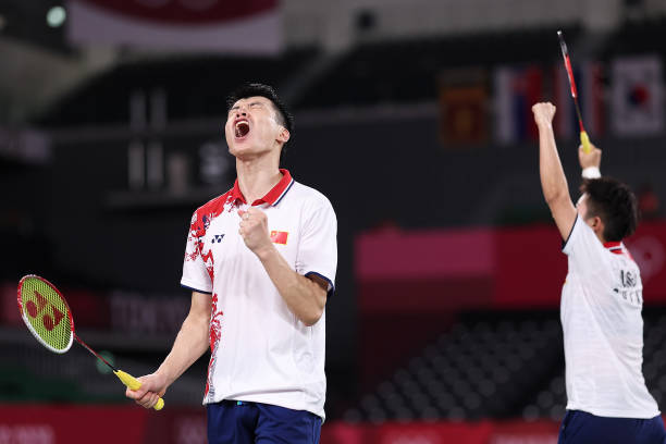 新手必看！4U羽毛球拍的重量是否适合初学者？