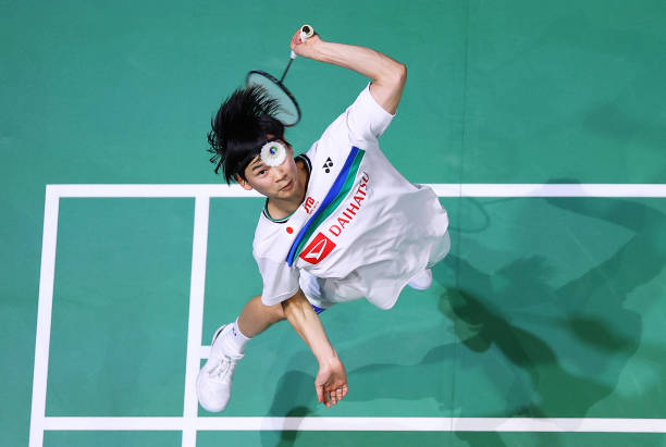 羽毛球单打边线规则实战演示:避免出界失误