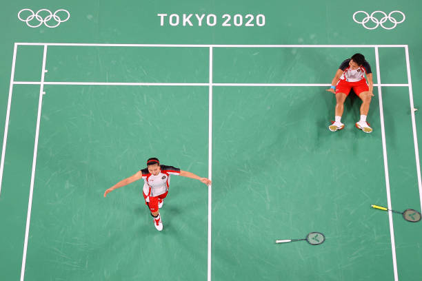 击球点决定成败：高远球与杀球的实战应用分析