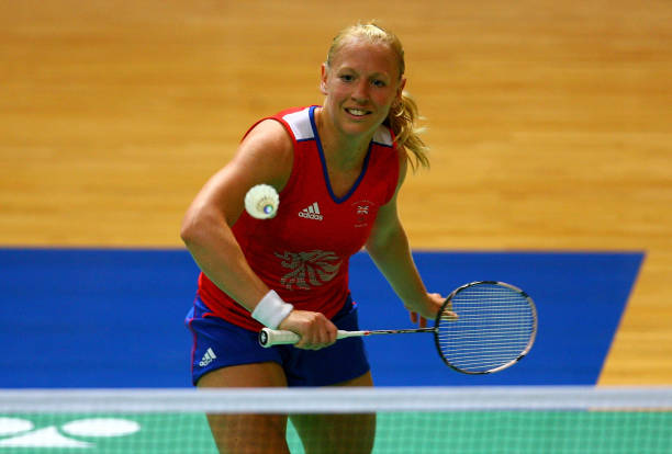 想运动一下？今晚打羽毛球怎么样？