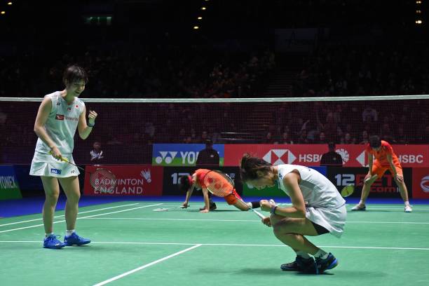 磅数高低对羽毛球拍性能的影响解析