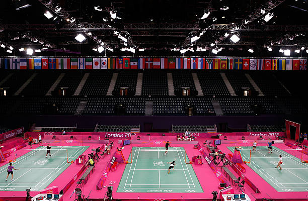 根据打法选球拍：李宁和尤尼克斯哪款更适合进攻型/防守型选手？