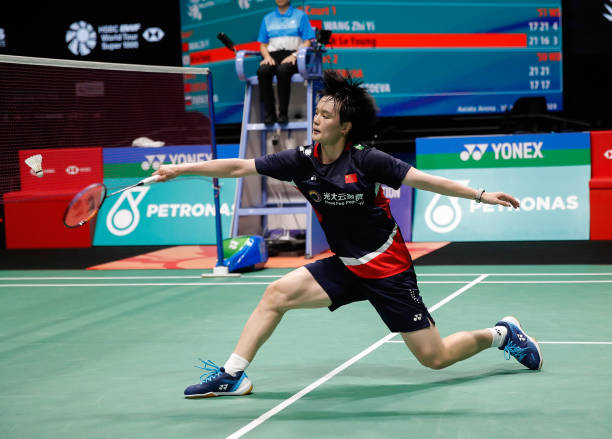 羽毛球比赛规则详解：从发球到得分全解析