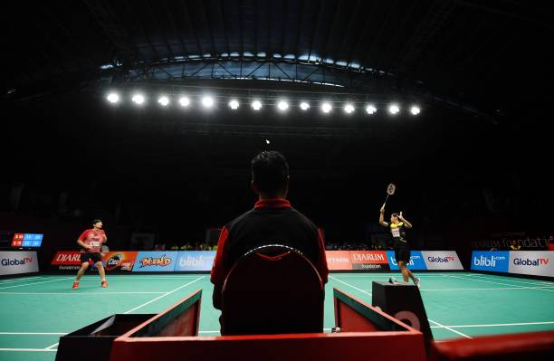 耐用羽毛球拍选购指南：如何挑选一把经久耐用的球拍