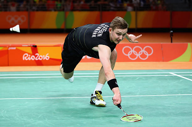 掌握扣杀技巧：羽毛球扣杀球动作分解与练习方法