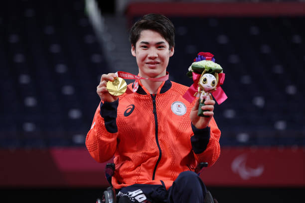 安赛龙B站与中国选手的趣味对决：友谊赛全记录