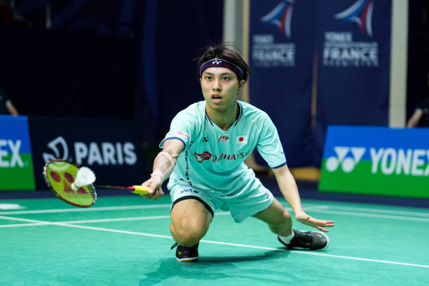 羽毛球比赛规则全解析：从计分到换边