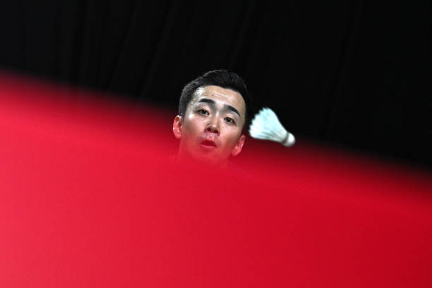 层高不足影响发挥？室内羽毛球场高度规范详解