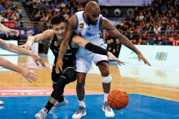 青岛队球员技术统计：篮板、助攻、抢断全面解析