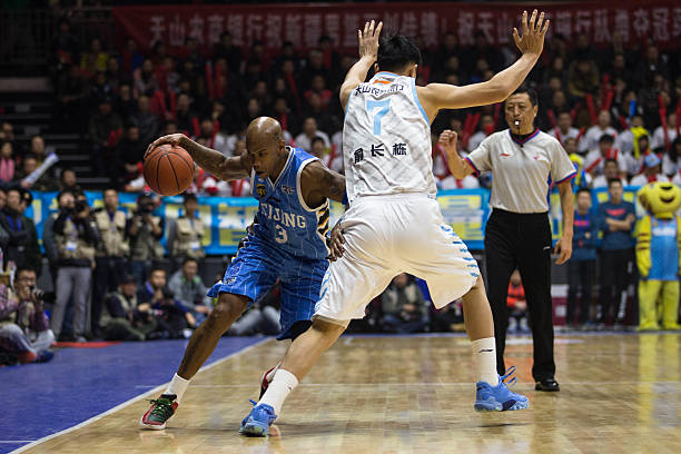 詹姆斯吧官微：詹姆斯新赛季球衣号码确定，球迷热议不断