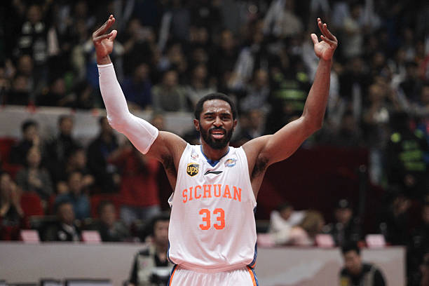 飞速直播nba篮球比赛精彩瞬间：詹姆斯压哨三分绝杀！