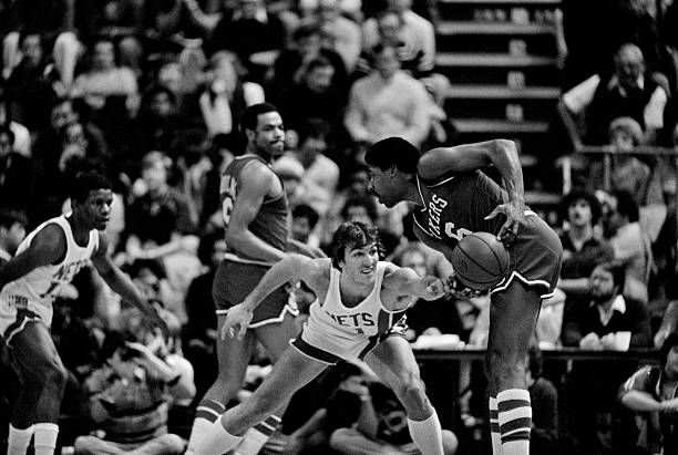 表面贴装技术(SMT)与通孔插装技术(THT)的差异与应用