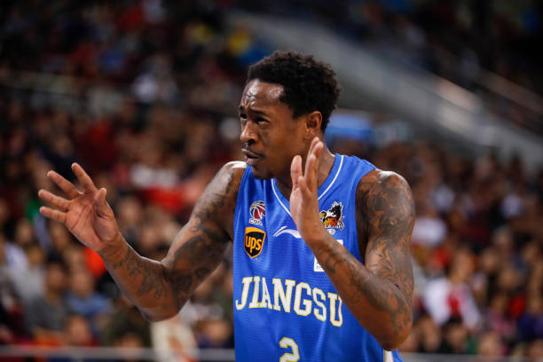 侧重于教学实践，适合体育教师和教练