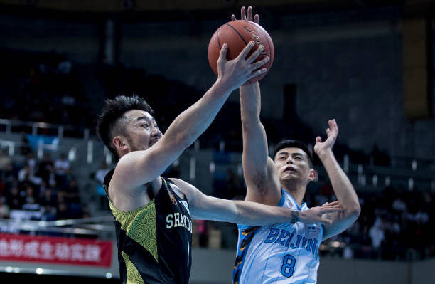 校园篮球赛高清版：青春热血的赛场记忆