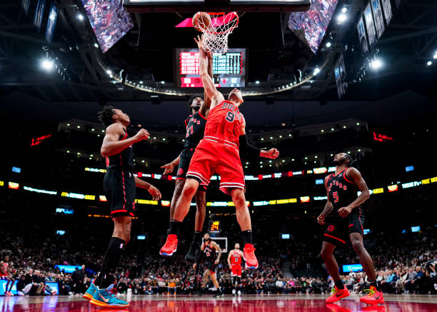 各队关键战役直播安排：季后赛席位争夺白热化