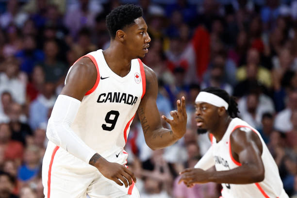 今日男篮联赛直播：激烈对决，谁能称霸？