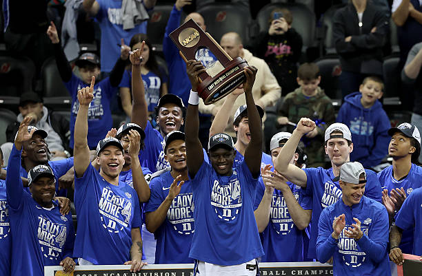 上篮瞬间的动作描写技巧：如何用词语还原精彩画面