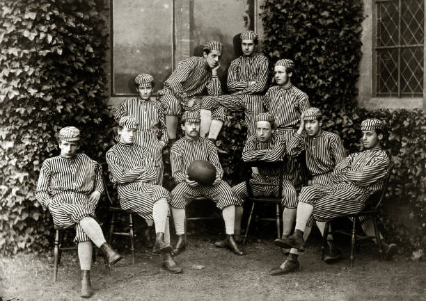 1988年欧洲杯:范巴斯滕如何用一记神来之笔征服世界