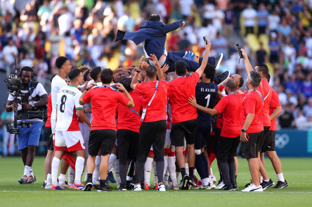 恒大足球队名单背后的战术考量：主帅如何排兵布阵？