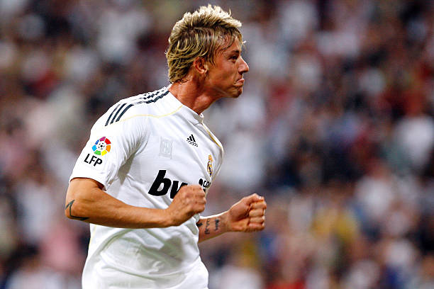 马拉多纳的球衣号码：10号如何成为足球的象征？