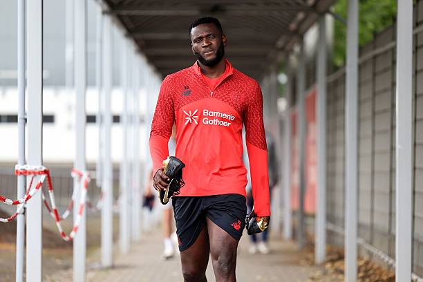 点球大战的终极对决：规则、策略与运气的三重奏