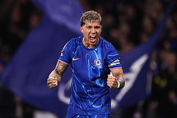 从露天看台到高科技场馆：欧冠决赛场地的百年演变史