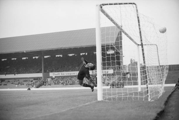 重磅！欧冠半决赛对阵及开球时间公布，豪门大战一触即发